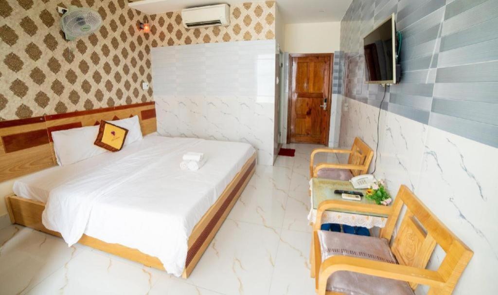 Yen Vy 04 Luxury Hotel Quy Nhon Exterior foto