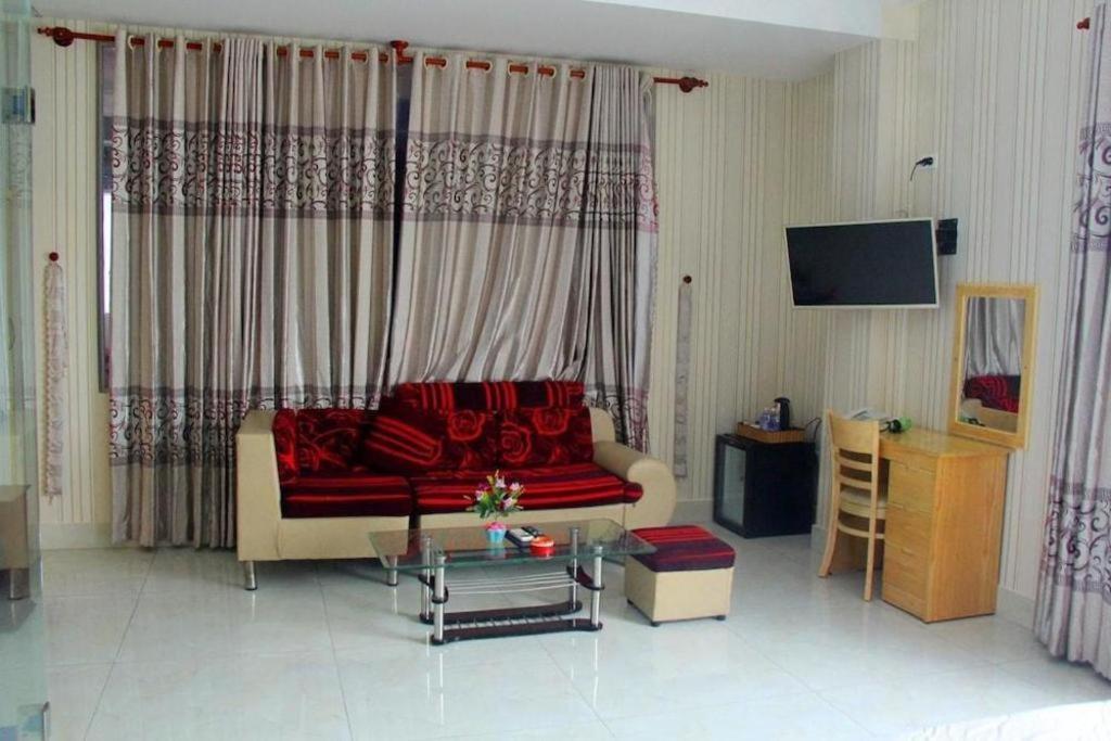 Yen Vy 04 Luxury Hotel Quy Nhon Exterior foto